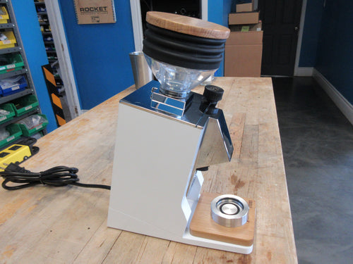 Eureka Oro Mignon Single Dose Grinder v1.1 - White |240| - Used - 6 month warranty 