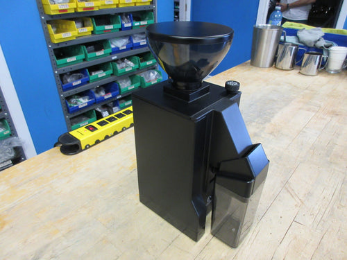 Eureka Mignon Crono Burr Grinder - Matte Black |74| - Used - 6-Month Warranty 